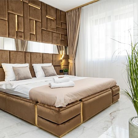 Fashion Stay-Valentino Apartment - By Openhouse Giroc Eksteriør bilde