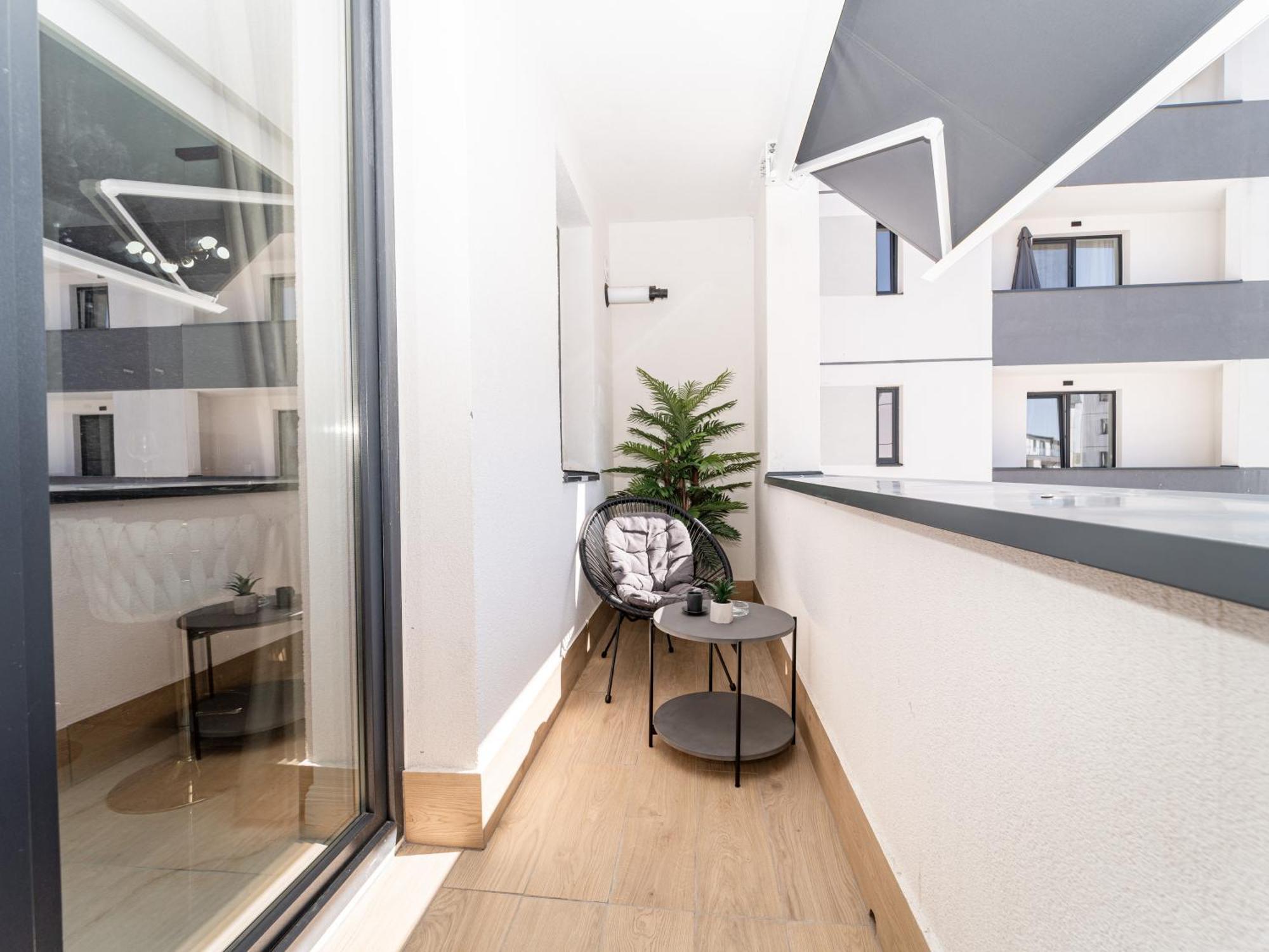 Fashion Stay-Valentino Apartment - By Openhouse Giroc Eksteriør bilde